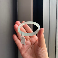 冰润白底淡绿天然翡翠手镯 | Icy White Jadeite with Soft Green