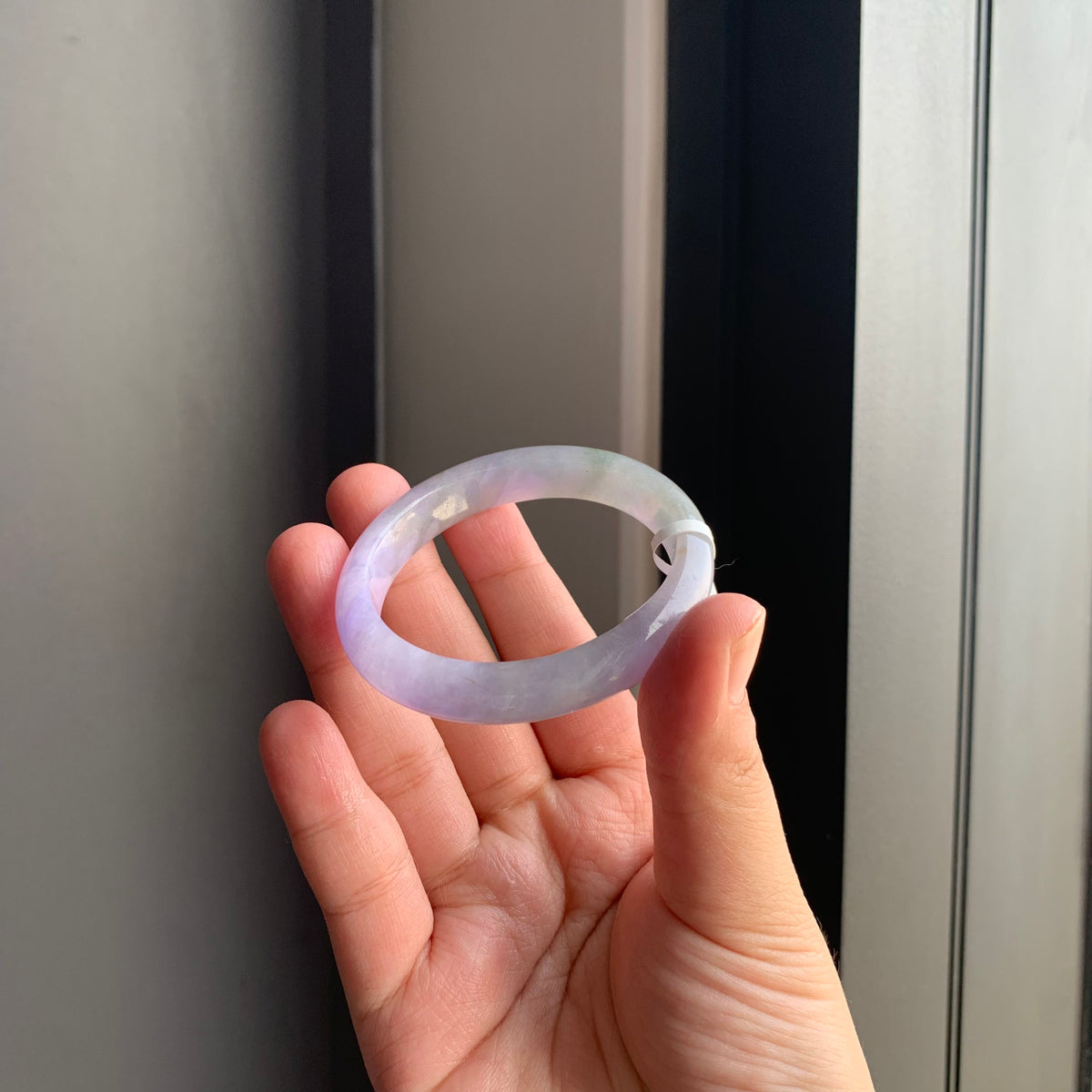淡紫罗兰冰润天然翡翠手镯 | Soft Lavender Jadeite Bangle