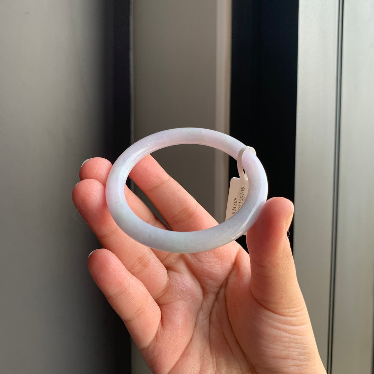 淡紫罗兰天然翡翠圆条手镯 | Soft Lavender Jadeite Round Bangle