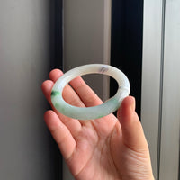 白底飘绿天然翡翠圆条手镯 | White & Green Floating Jadeite Round Bangle