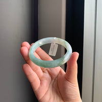 白底飘绿天然翡翠正圈手镯 | White & Green Jadeite Bangle
