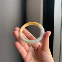 三彩天然翡翠正圈手镯 | Green, Yellow & Lavender Jadeite Bangle