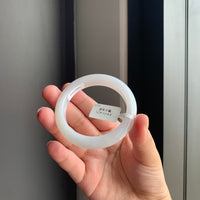 冰润白翡翠正圈手镯 | Icy White Jadeite Bangle
