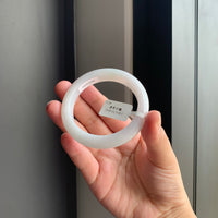 冰润白翡翠正圈手镯 | Icy White Jadeite Bangle