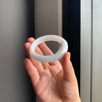 冰润白翡翠正圈手镯 | Icy White Jadeite Bangle