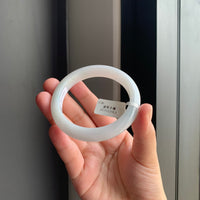 冰润白翡翠正圈手镯 | Icy White Jadeite Bangle