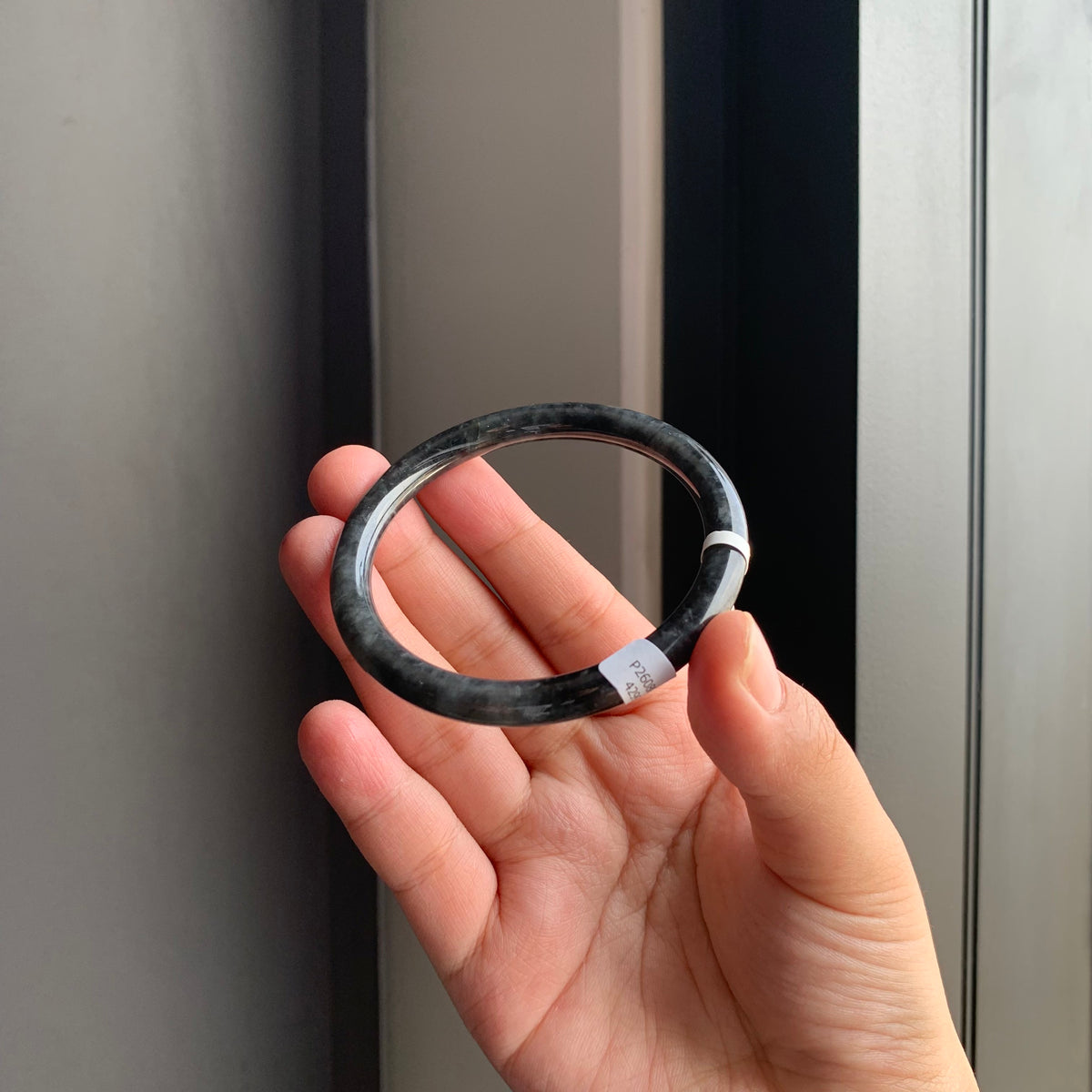 乌鸡翡翠圆条手镯 | Black Jadeite Round Bangle