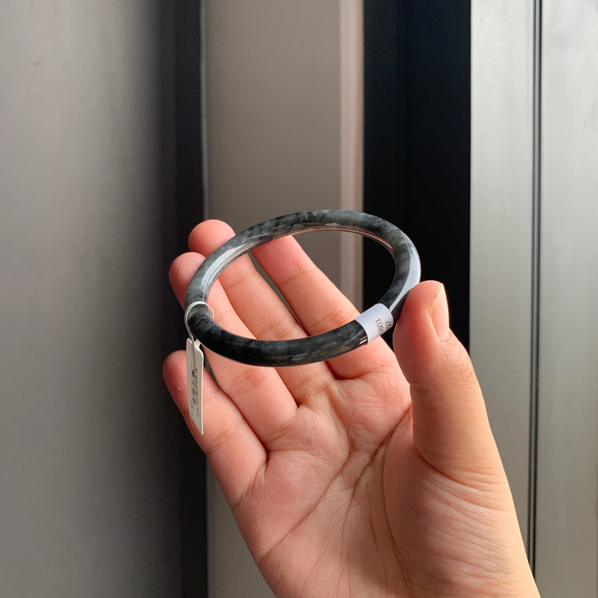 乌鸡翡翠圆条手镯 | Black Jadeite Round Bangle