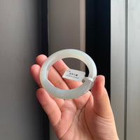 白底青翡翠正圈手镯 | White Base with Green Jadeite Bangle
