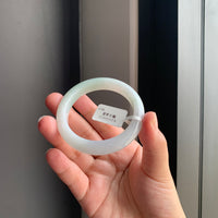 白底青天然翡翠手镯 | White Base Green Jadeite Bangle