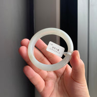 清润白底翡翠正圈手镯 | Soft White Jadeite Bangle