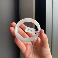 白底青天然翡翠正圈手镯 | White Base Green Jadeite Bangle