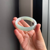 清润白底淡绿翡翠正圈手镯 | Soft White & Green Jadeite Bangle