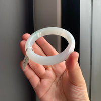 白底浅绿翡翠正圈手镯 | White Jadeite Bangle with Soft Green