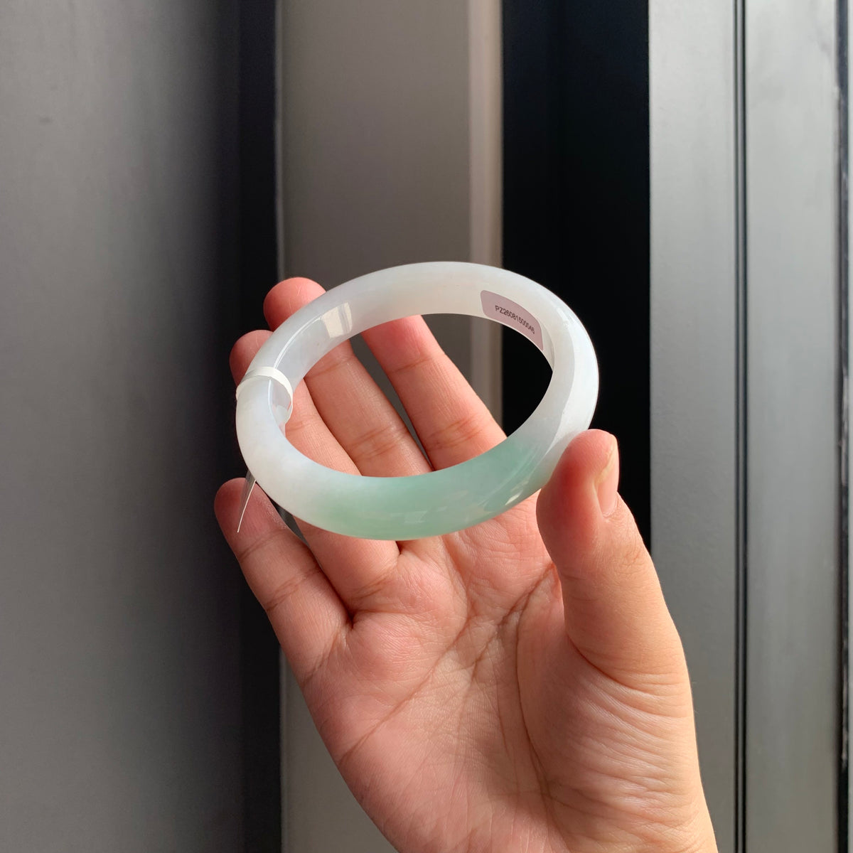 清润白底飘绿翡翠正圈手镯 | White Base with Floating Green Jadeite Bangle