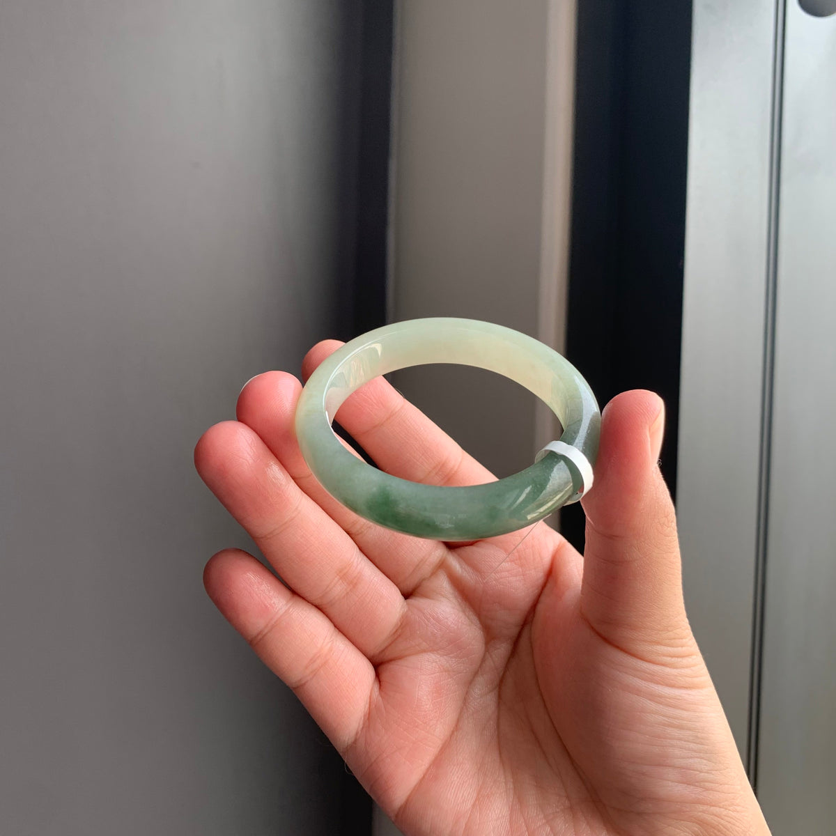 清润油青翡翠贵妃手镯 | Oily Green Jadeite Oval Bangle
