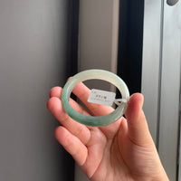 半山水油青翡翠贵妃手镯 | Half-Mountain Water Oily Green Jadeite Oval Bangle