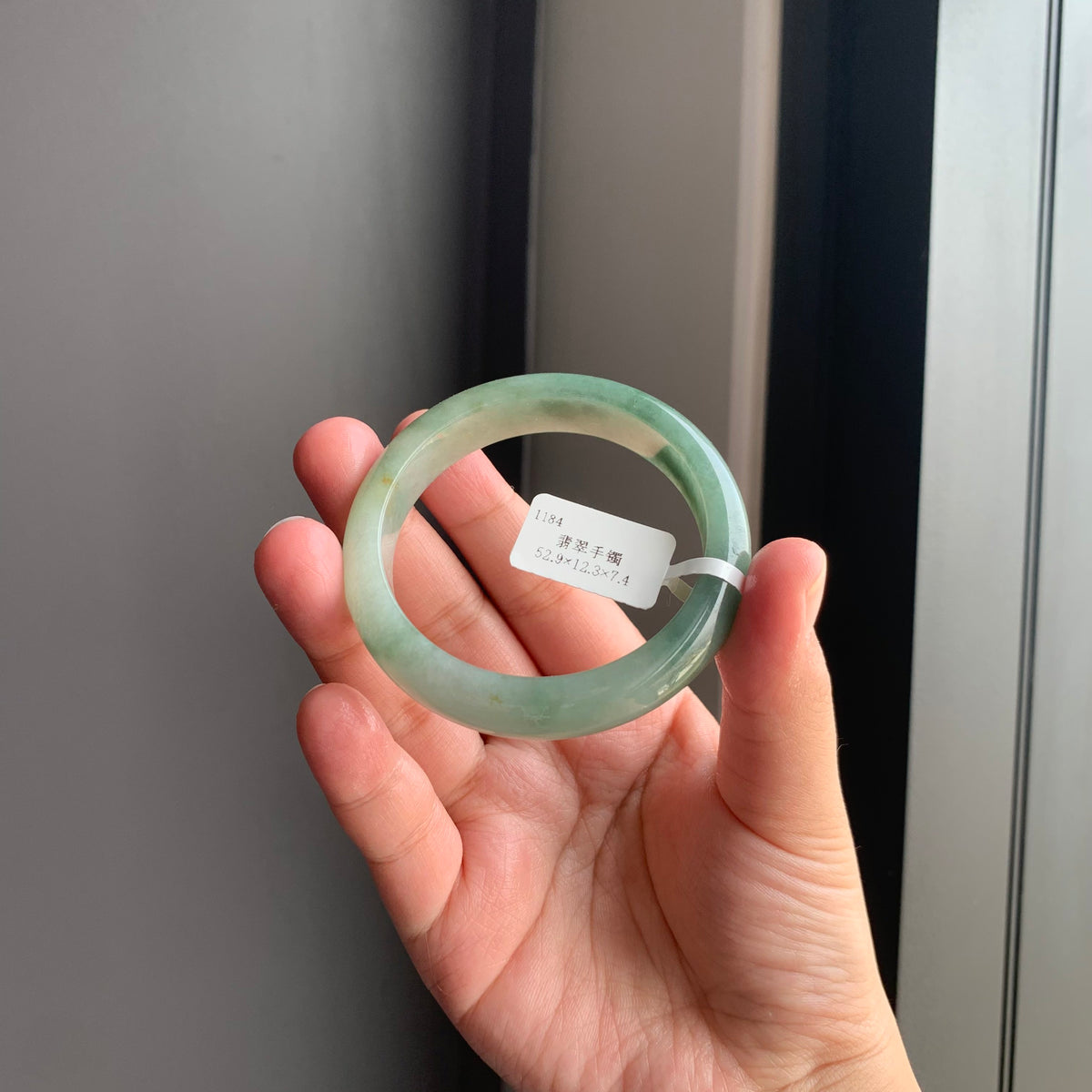 油青翡翠正圈手镯 | Oily Green Jadeite Bangle