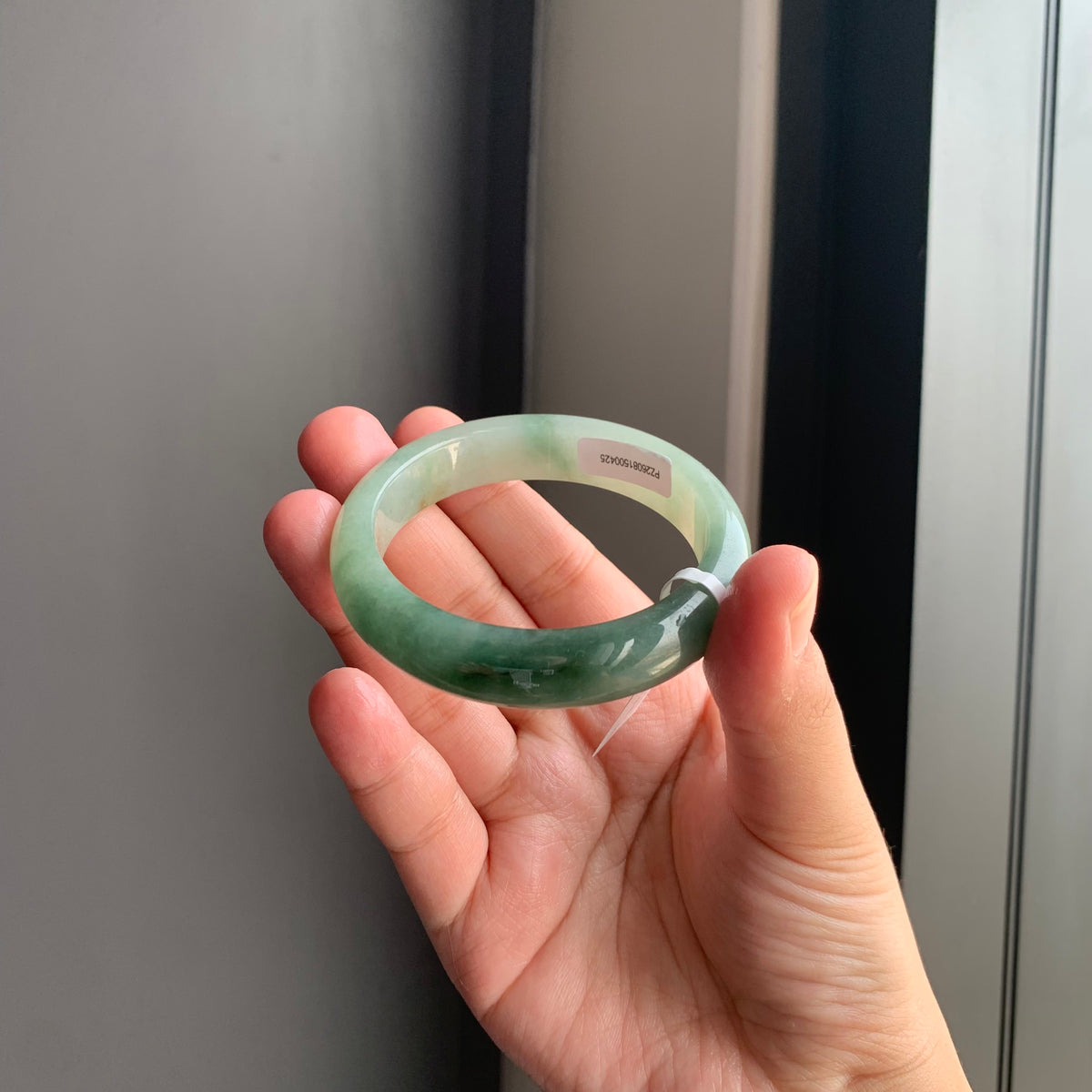 油青翡翠正圈手镯 | Oily Green Jadeite Bangle