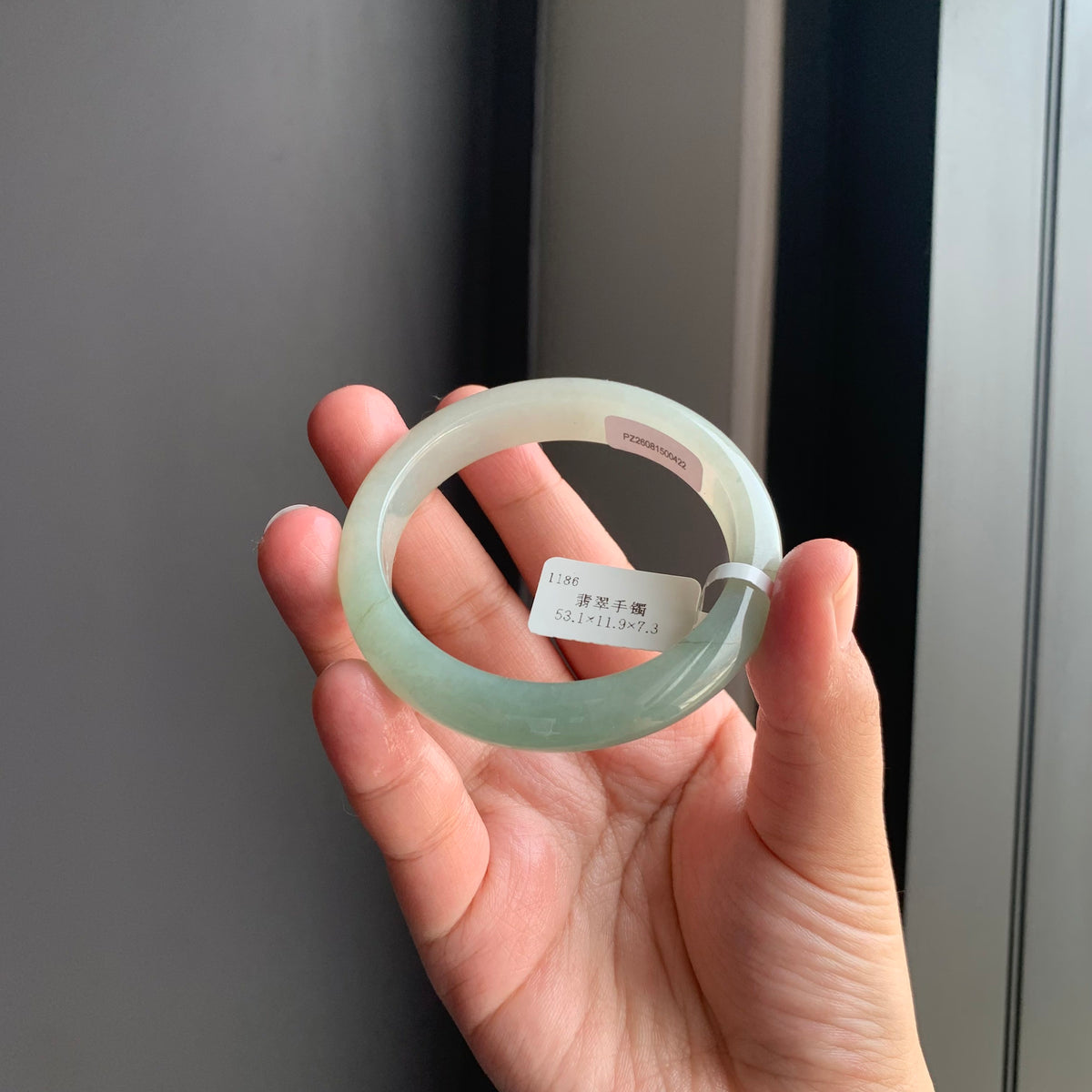 清润白底青翡翠正圈手镯 | Soft White & Green Jadeite Bangle