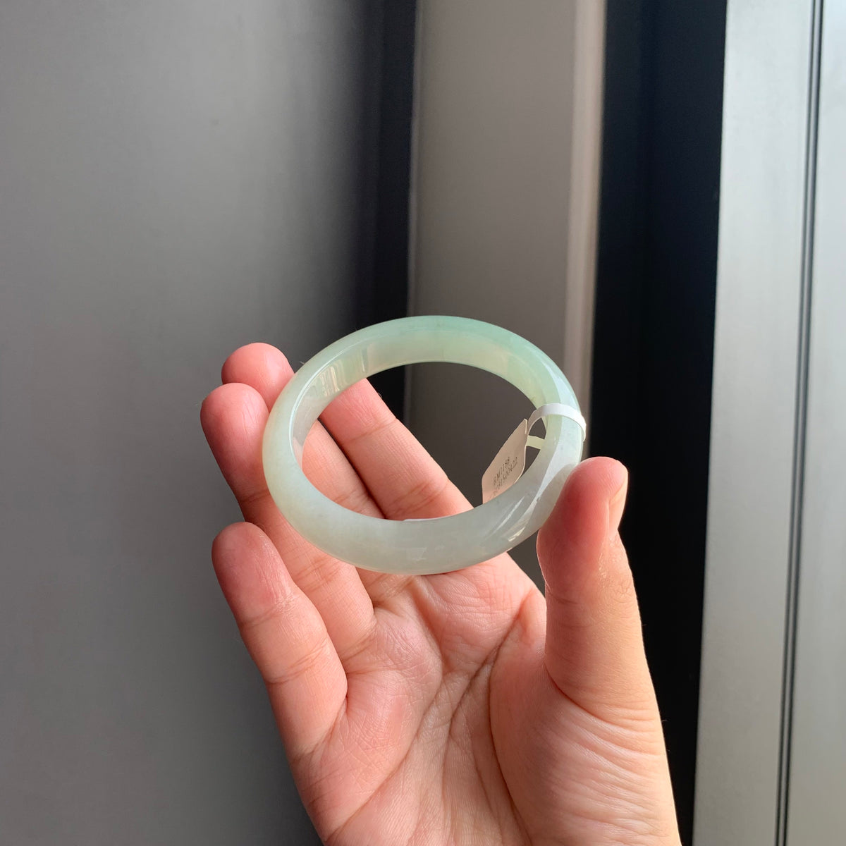 清润白底青翡翠正圈手镯 | Soft White & Green Jadeite Bangle