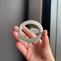 白底油青翡翠正圈手镯 | White Base Oily Green Jadeite Bangle