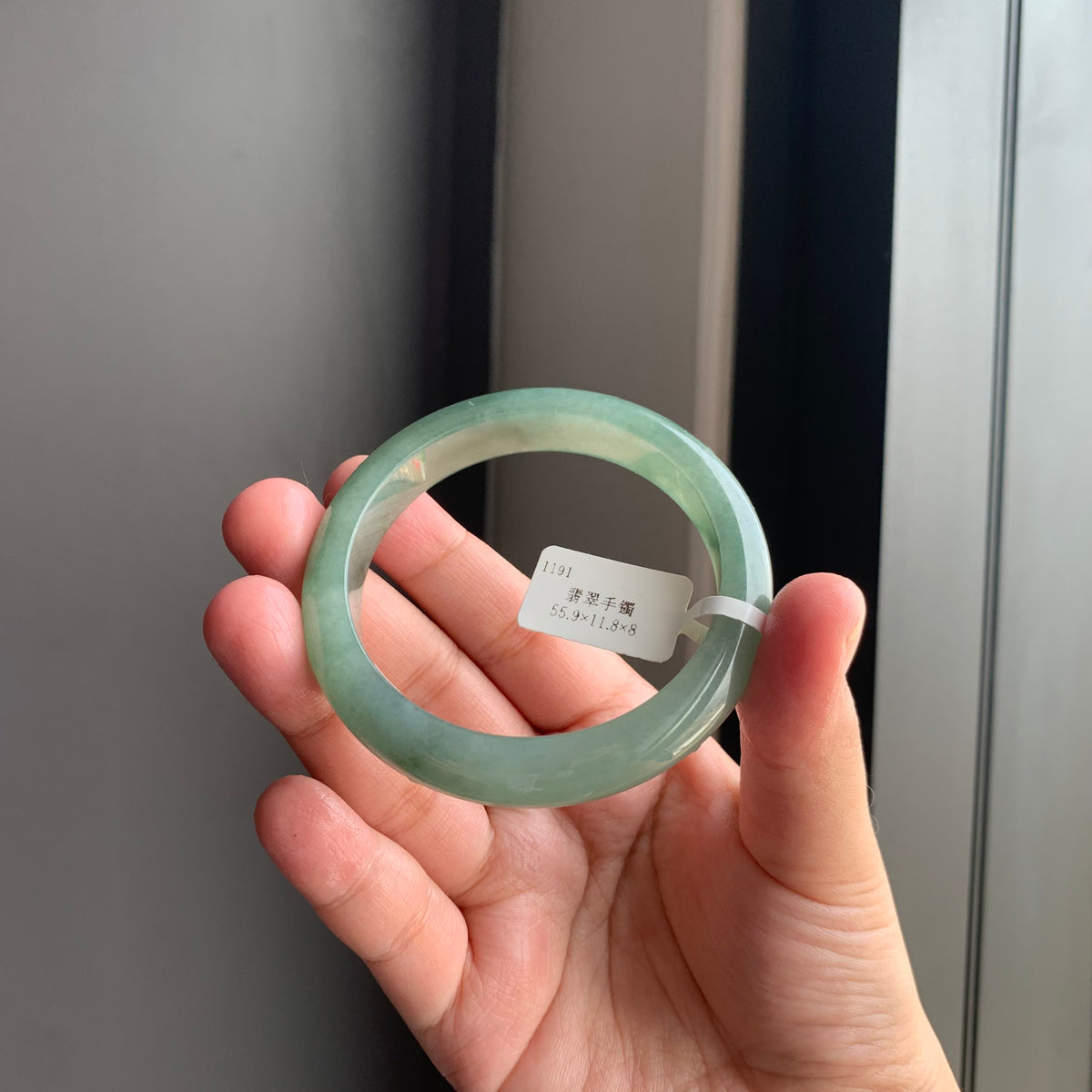 油青浓绿翡翠正圈手镯 | Deep Oily Green Jadeite Bangle