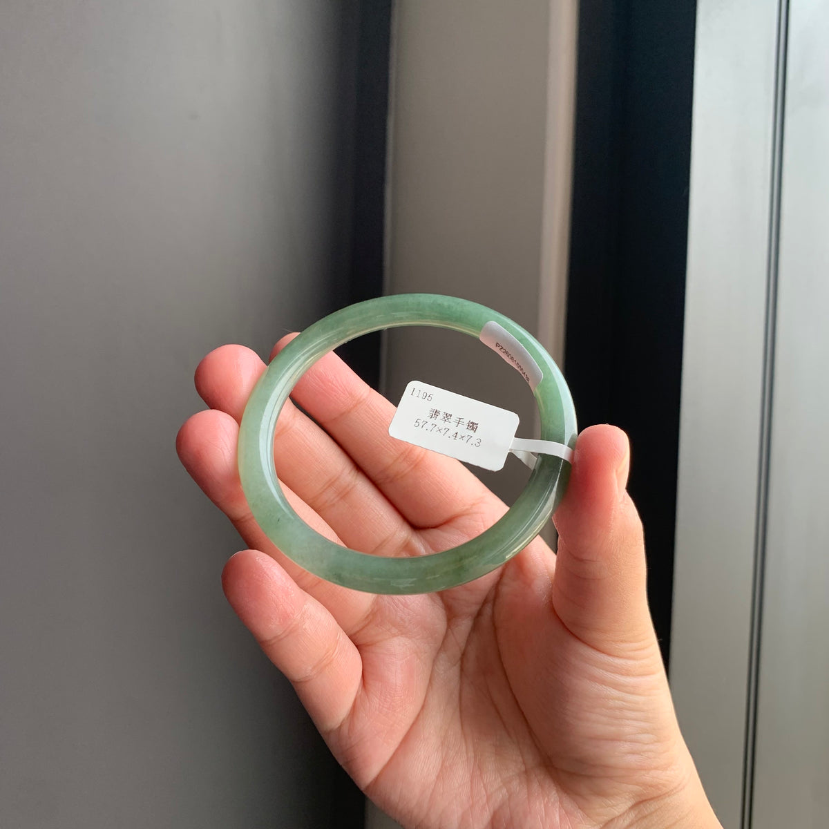 清润油青圆条手镯 | Soft Oily Green Round Bangle