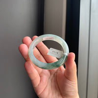 冰飘花翡翠正圈手镯 | Icy Floating Green Jadeite Bangle