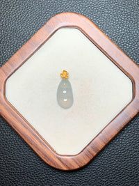 冰胶翡翠福豆吊坠 | Icy Translucent Jadeite Peapod Pendant