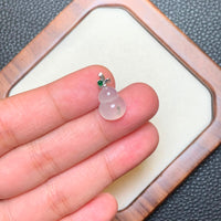 冰胶葫芦翡翠吊坠 | Icy Translucent Jadeite Gourd Pendant