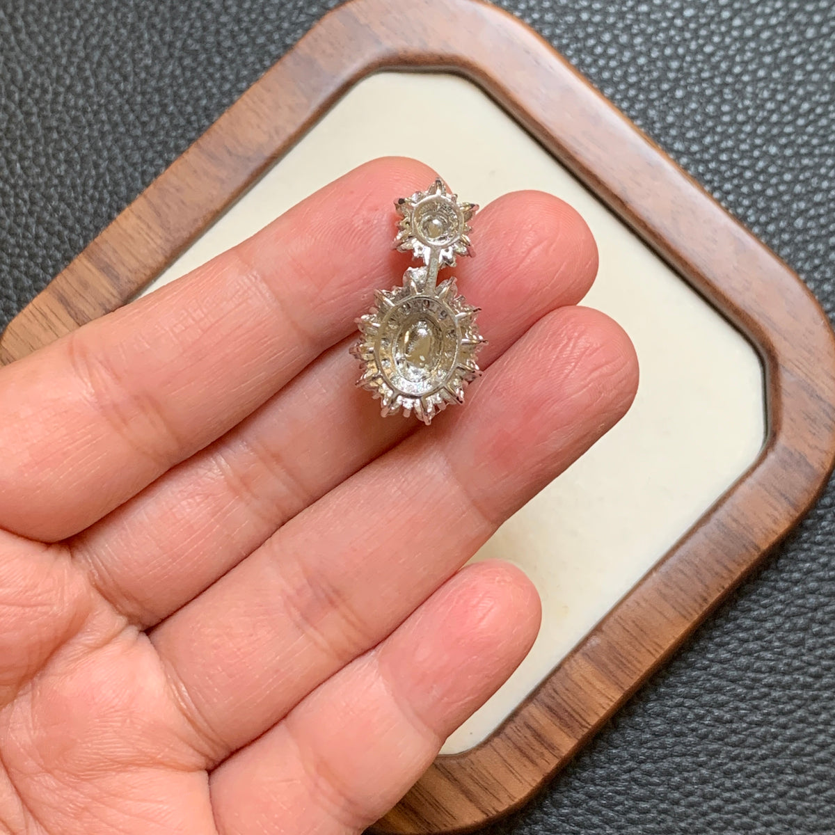 柠檬黄翡翠蛋面吊坠 | Lemon Yellow Jadeite Cabochon Pendant