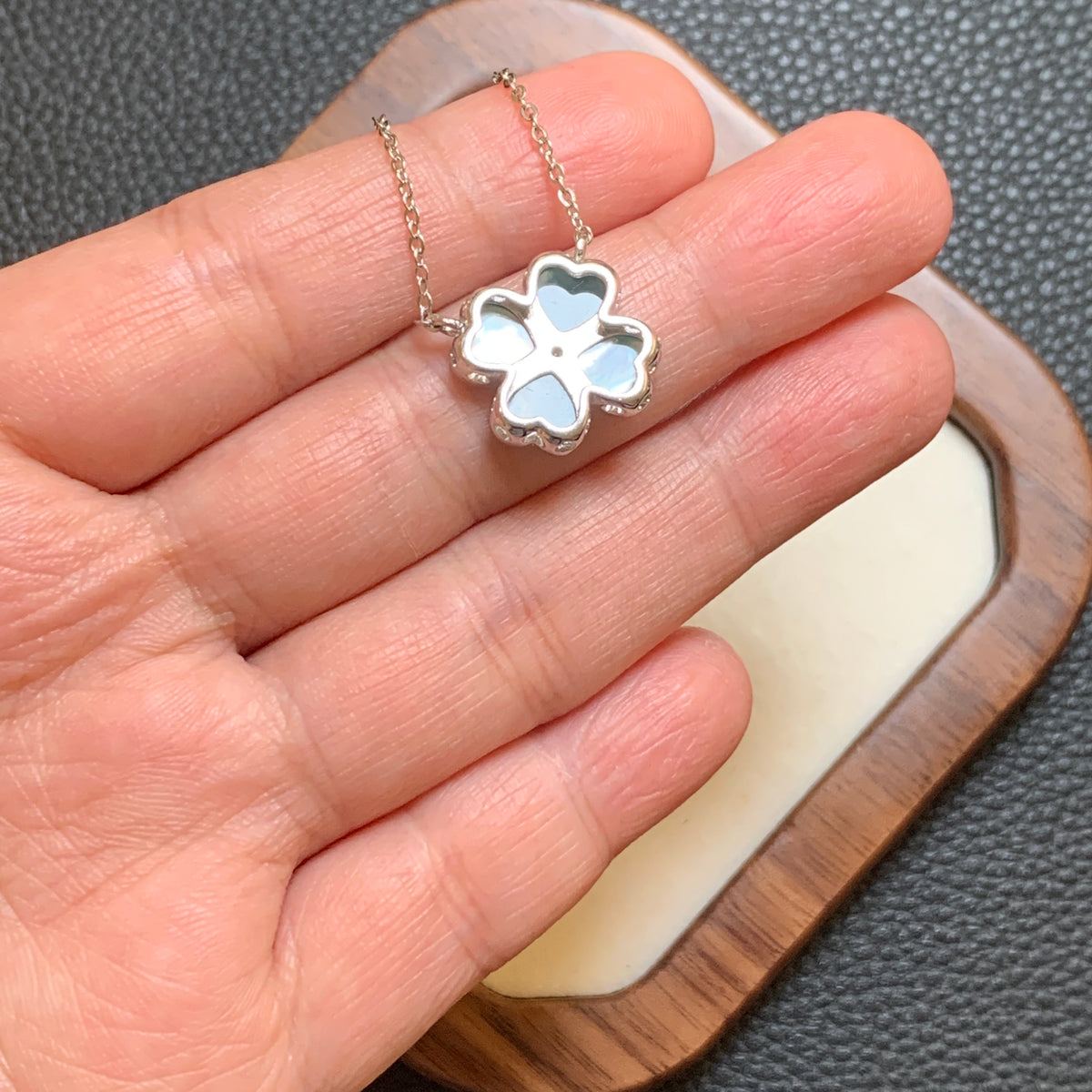 缅干青四叶草项链 | Dry Green Jadeite Four-Leaf Clover Necklace