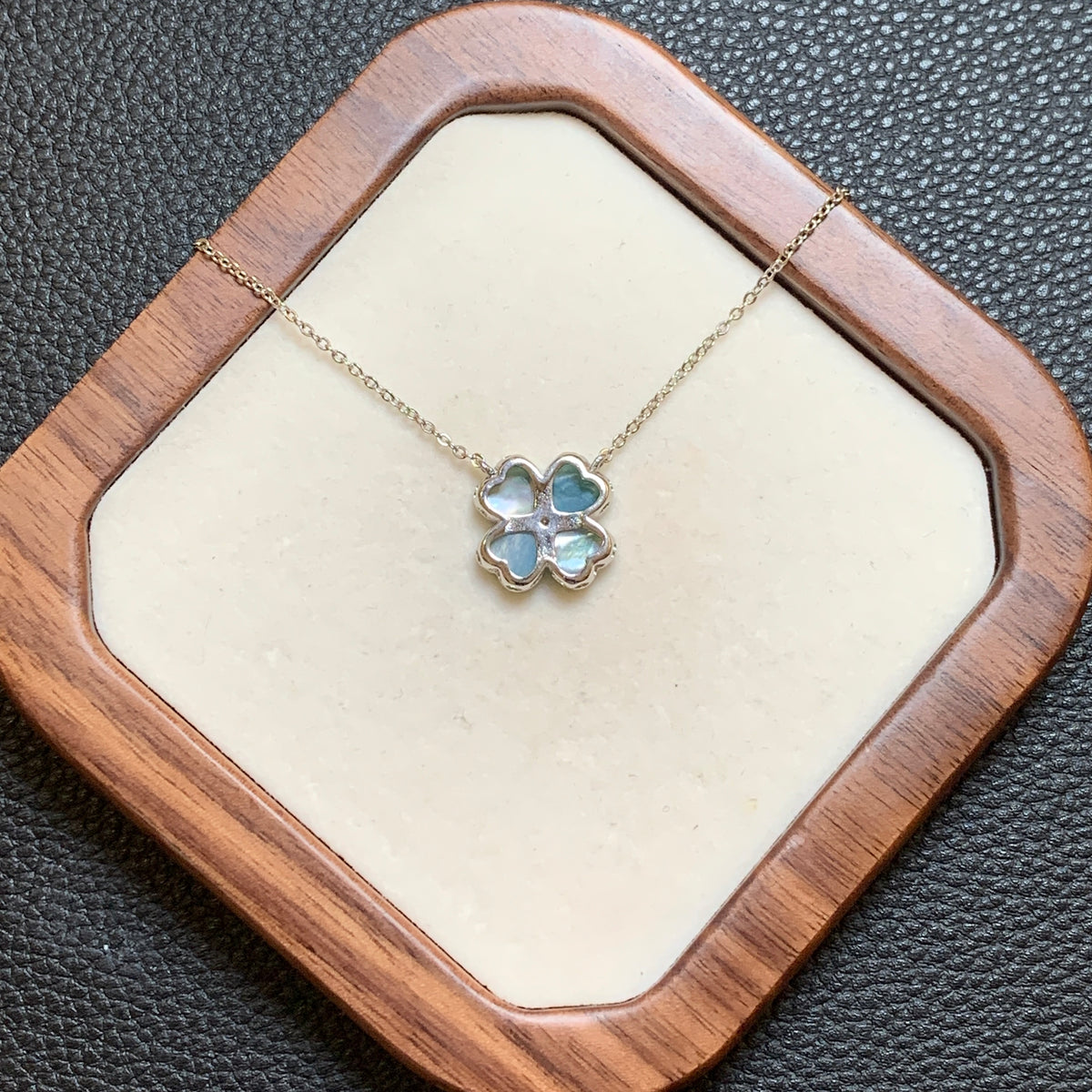 缅干青四叶草项链 | Dry Green Jadeite Four-Leaf Clover Necklace