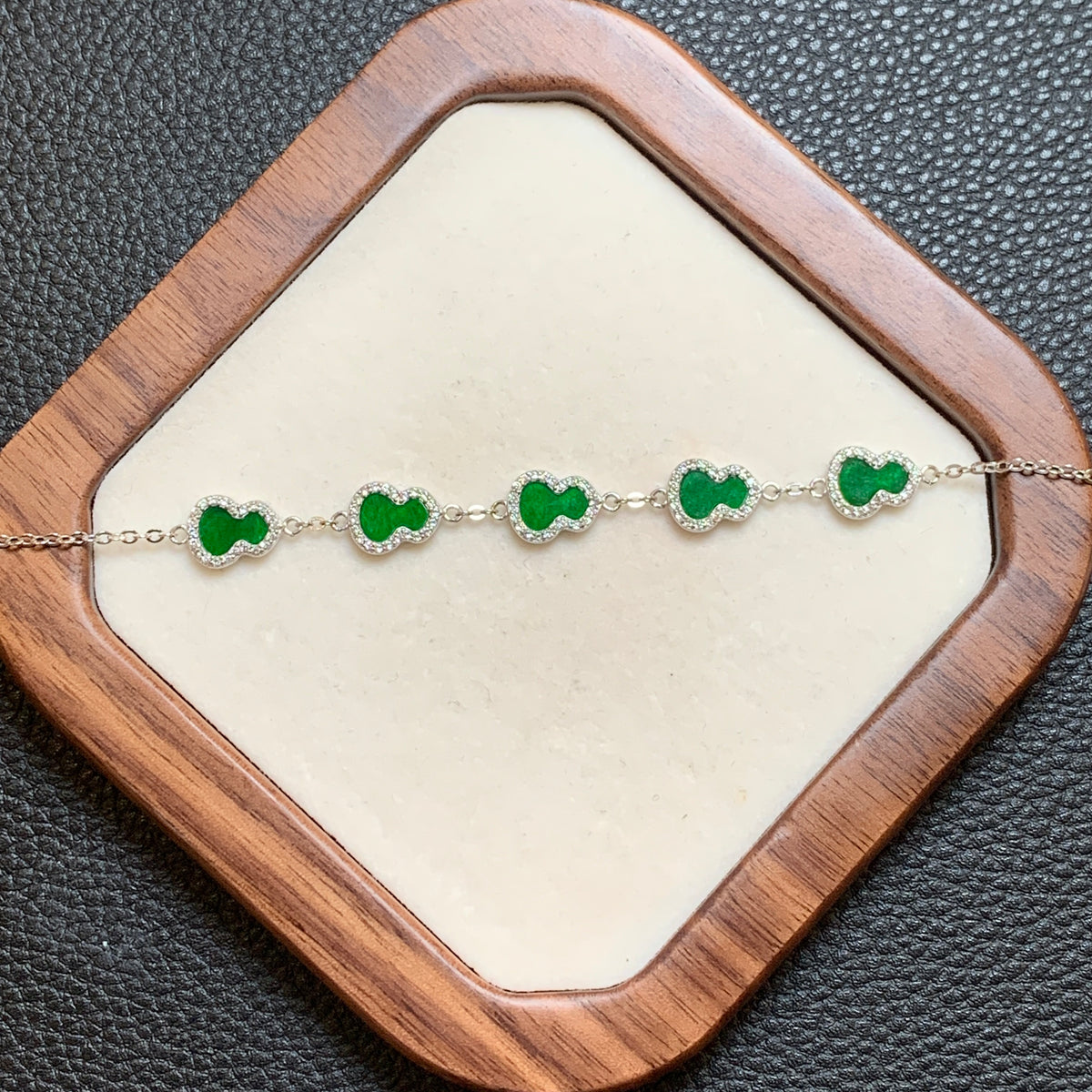 缅青葫芦翡翠手链 | Dry Green Jadeite Gourd Bracelet