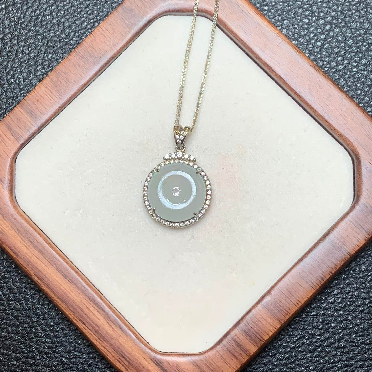 白冰平安扣翡翠吊坠 | Icy White Jadeite Donut Pendant