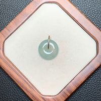 冰胶平安扣翡翠吊坠 | Icy Translucent Jadeite Donut Pendant