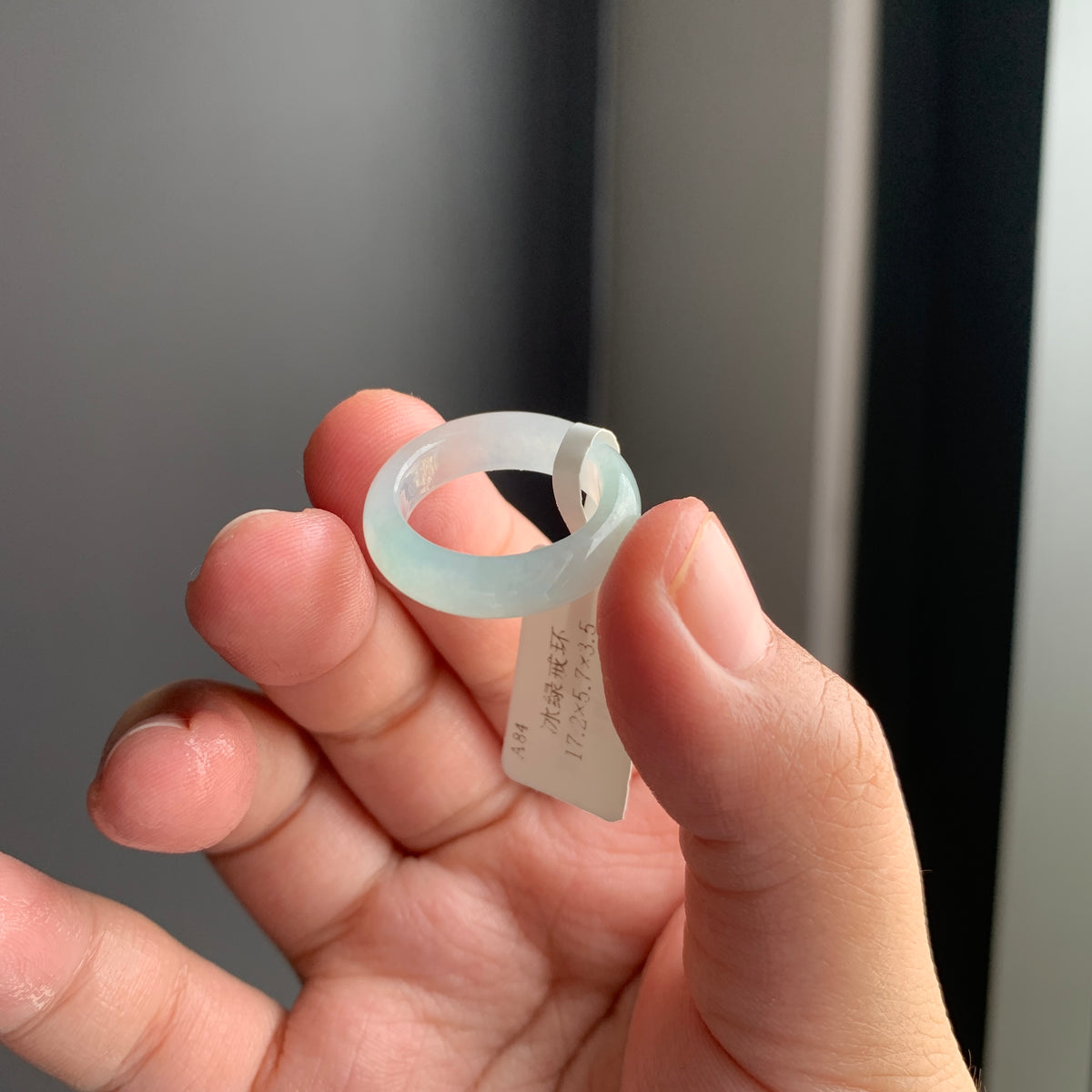 冰绿翡翠戒指 | Icy Green Jadeite Ring