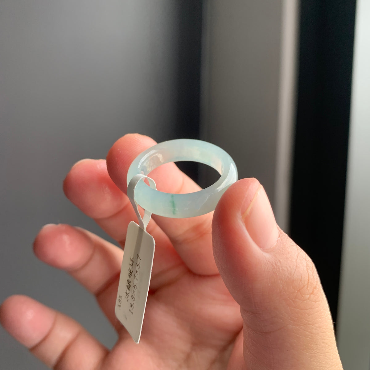 冰绿翡翠戒指 | Icy Green Jadeite Ring