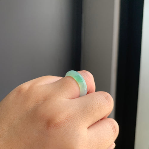 冰绿翡翠戒指 | Icy Green Jadeite Ring