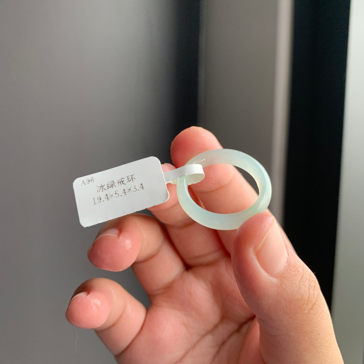 冰绿翡翠戒指 | Icy Green Jadeite Ring